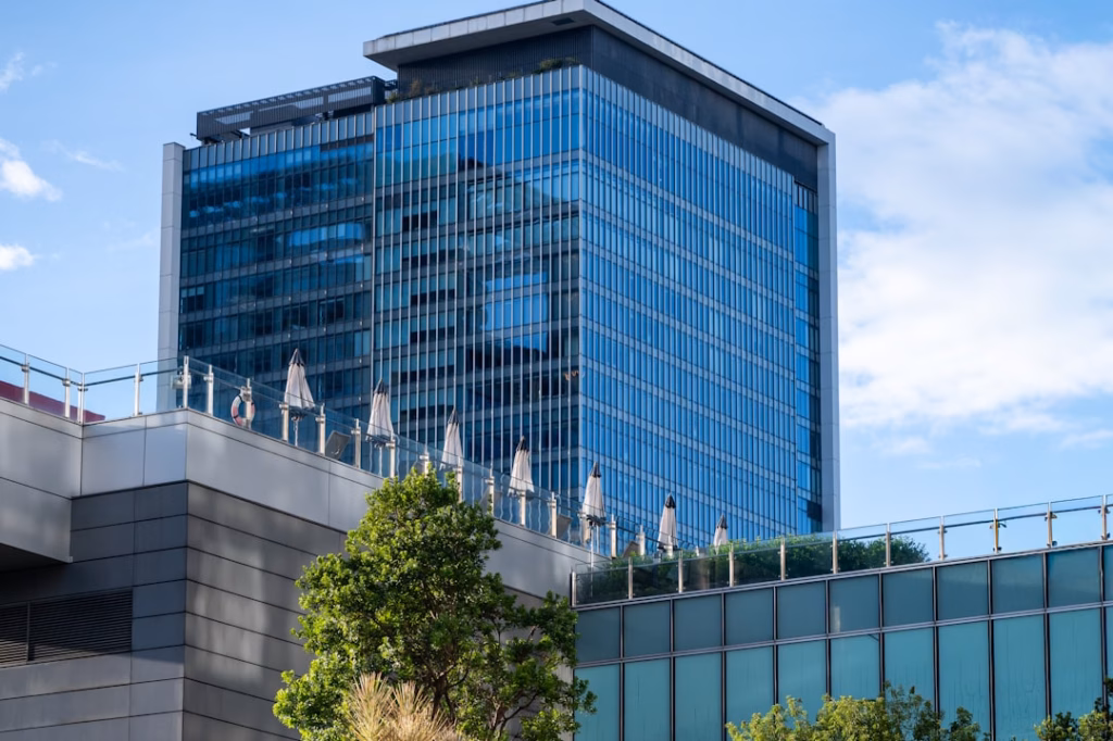 Fast-Growing Tech Brands Expanding Internationally: The Real Playbook for 2026 fast-growing tech brands expanding — global city skyline tech office