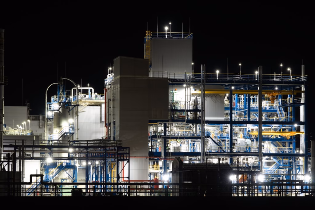 The Rise of Carbon Capture Technology: From Lab Promise to Industrial Reality rise carbon capture technology — Industrial facility carbon capture equipment