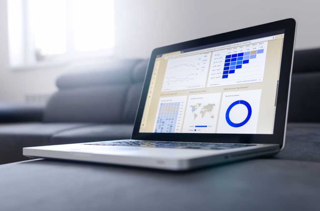 How Weather Intelligence Platforms are Changing Business Planning: Why Weather Intelligence Platforms Business Matters Now weather intelligence platforms business — weather data analytics dashboard office