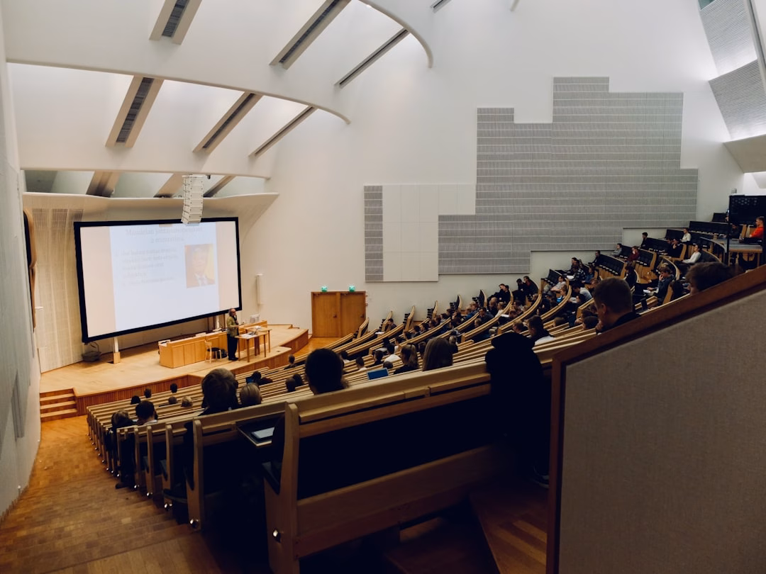 international student mobility higher education – students sitting in a university lecture hall with diverse backgrounds
